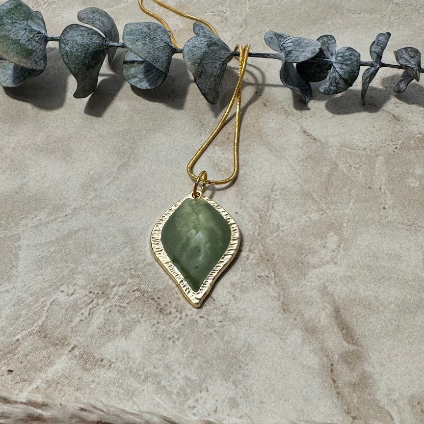 Earthy Elegance: Green & Beige Swirl Teardrop Necklace