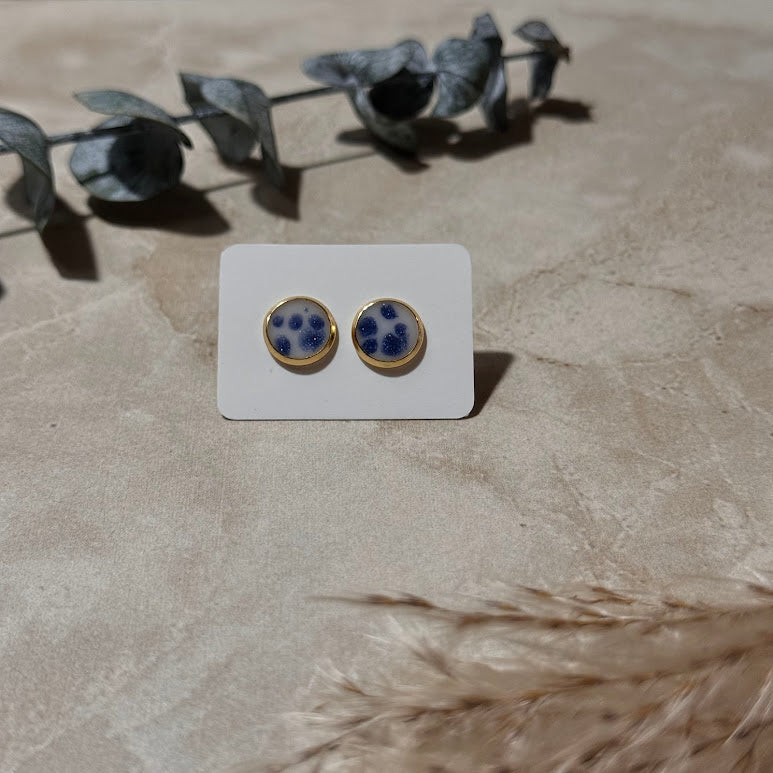 Winter Sky: White & Blue Resin Stud Earrings (8mm)