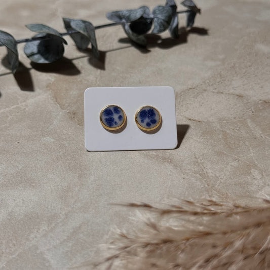 Winter Sky: White & Blue Resin Stud Earrings (8mm)