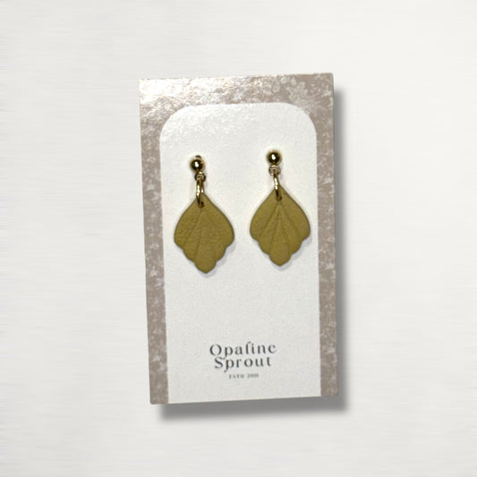 The Aura Drop Earrings – Goldenrod – Water Collection · White Lotus | Hypoallergenic 18K Gold-Plated – Handmade Jewelry