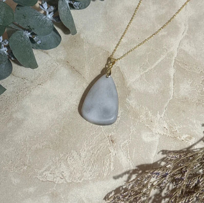 Marble Marvel: Teardrop Pendant Necklace