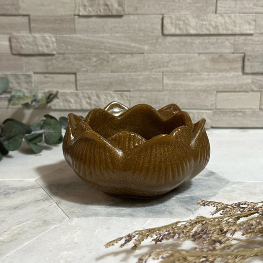 Tranquil Bloom: Bronze Lotus Tea Light Holder